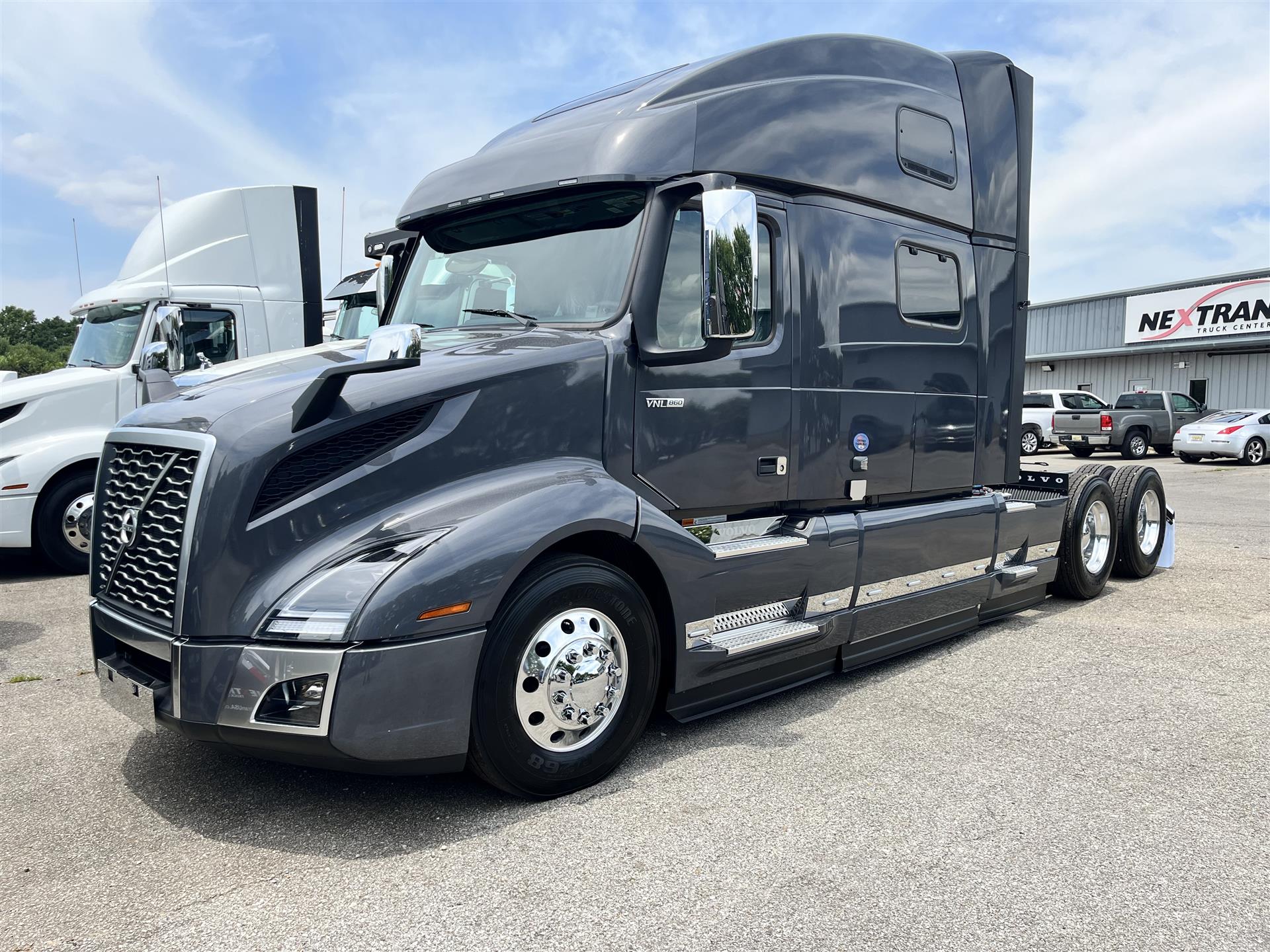 2025 Volvo VNL 860 For Sale Sleeper Truck 11VN660329