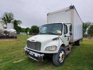 2015 Freightliner M2 106 - Day Cab