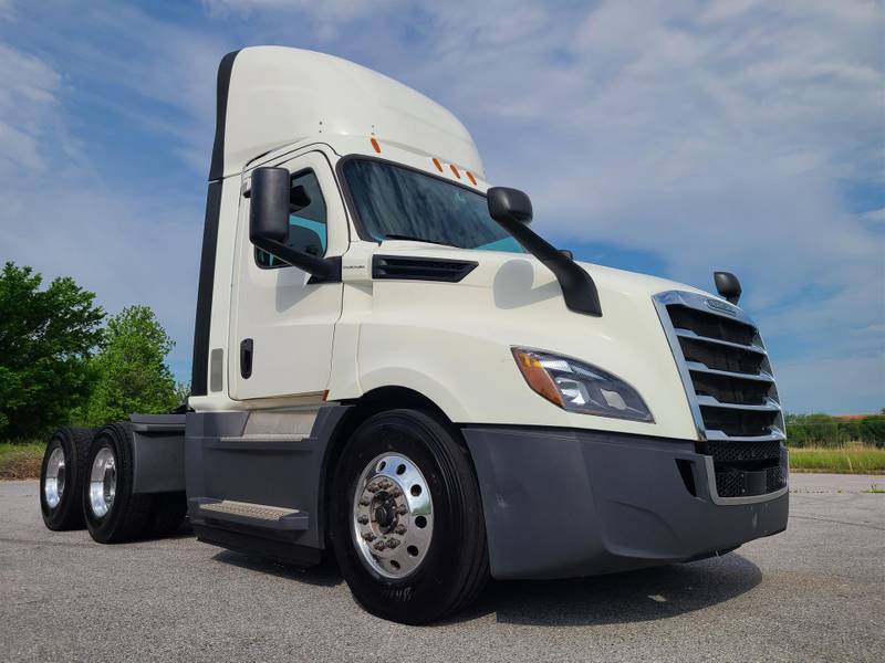 2020 Freightliner PT126064S T