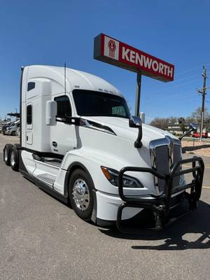 2022 Kenworth T680 - Sleeper Truck