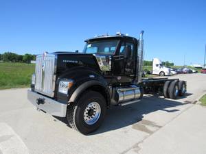 2025 Kenworth W990 - Cab & Chassis