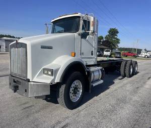 2013 Kenworth T800 - Cab & Chassis