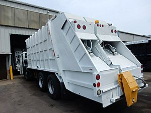 2007 CCC LET2-46 - Refuse Truck