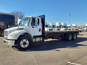 2016 Freightliner M2 106 - Day Cab