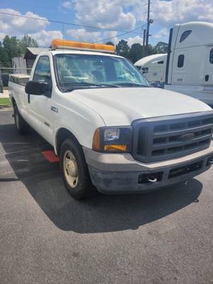 2005 Ford F350 - Day Cab
