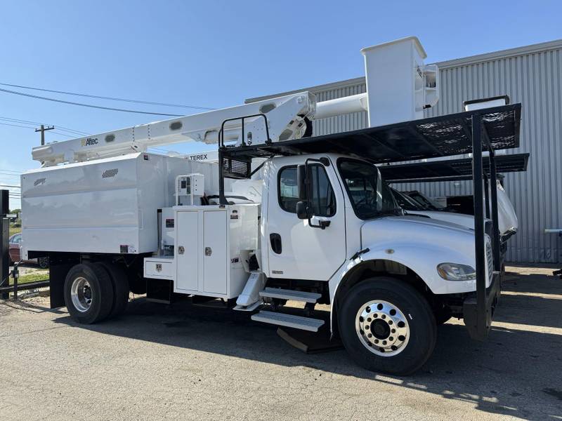 2011 Freightliner M2