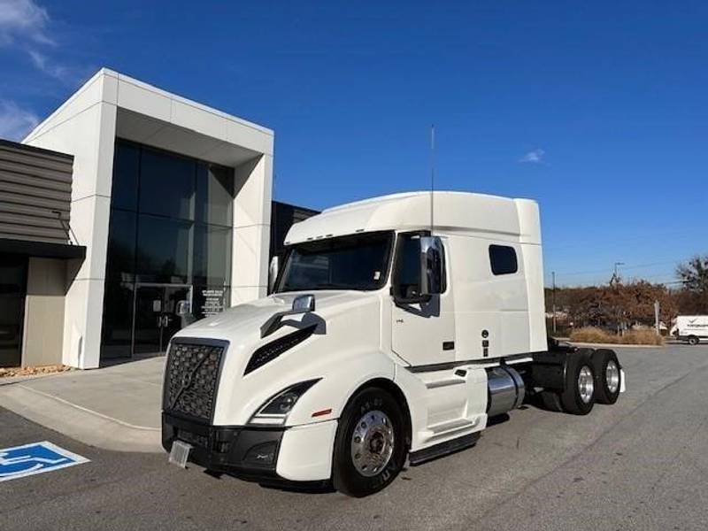 2019 Volvo VNL 740