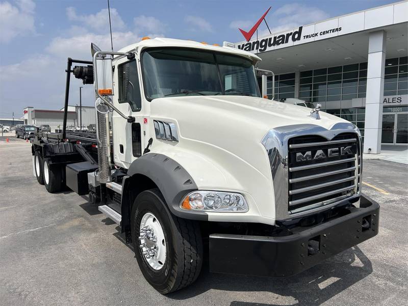 2020 Mack GRANITE 64BR