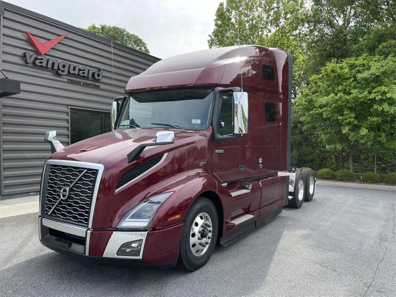 2025 Volvo VNL 760