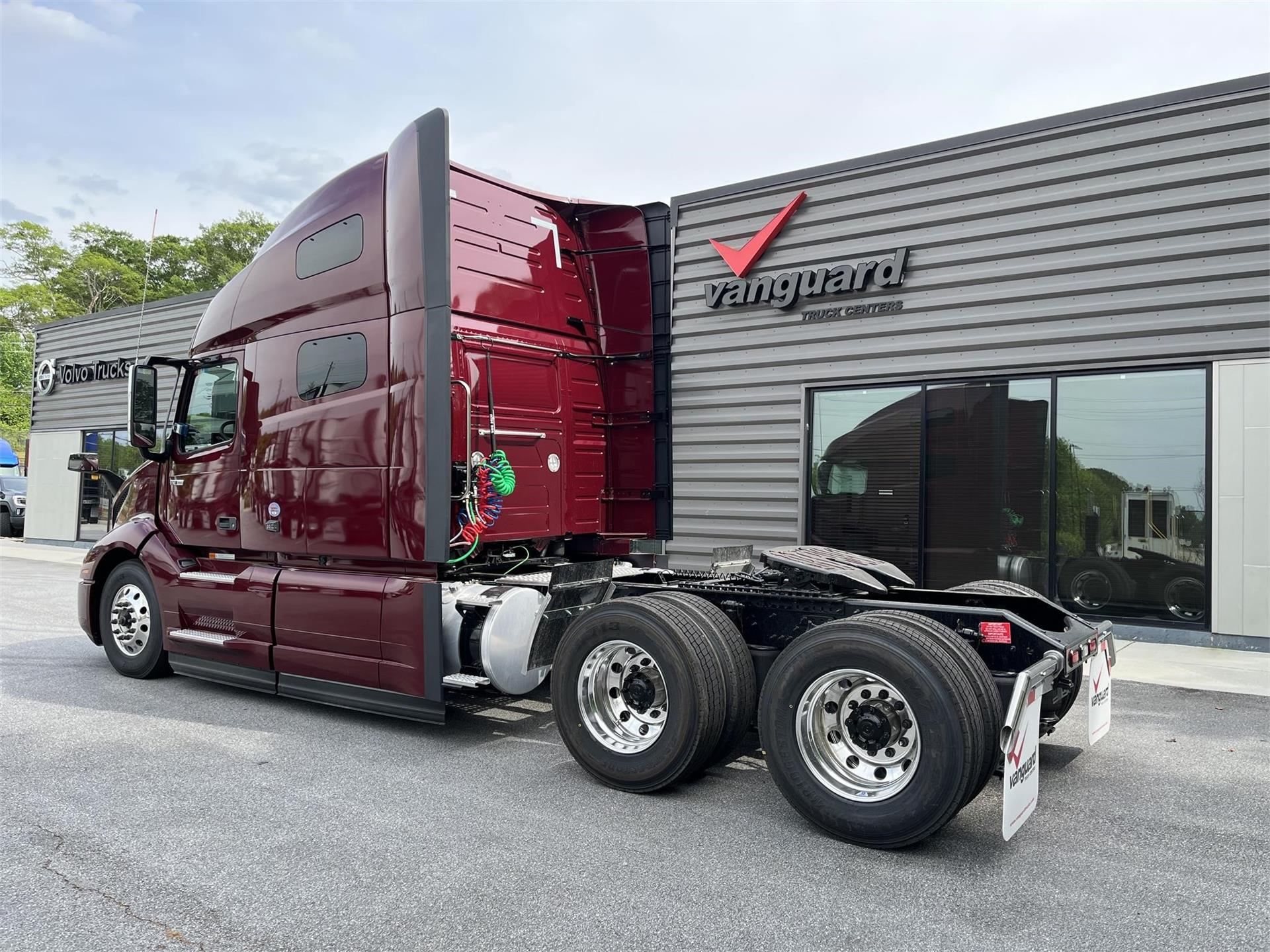 2025 Volvo VNL 760 (For Sale) 70" Sleeper 1209590