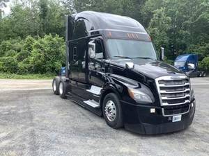 2020 Freightliner Cascadia - Sleeper Truck