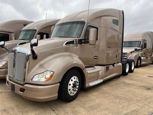 2021 Kenworth T680 - Sleeper Truck