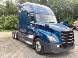 2019 Freightliner Cascadia - Sleeper Truck