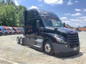 2022 Freightliner Cascadia - Sleeper Truck