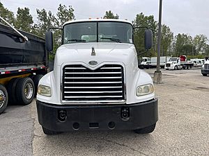 2005 Mack Pinnacle CXN613 - Roll-Off