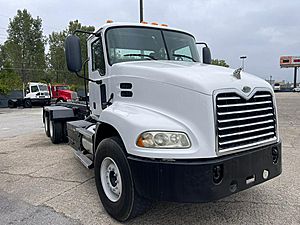 2005 Mack Pinnacle CXN613 - Roll-Off
