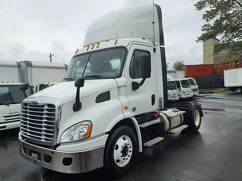 2015 Freightliner CASCADIA 113