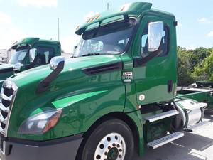 2020 Freightliner Cascadia - Day Cab