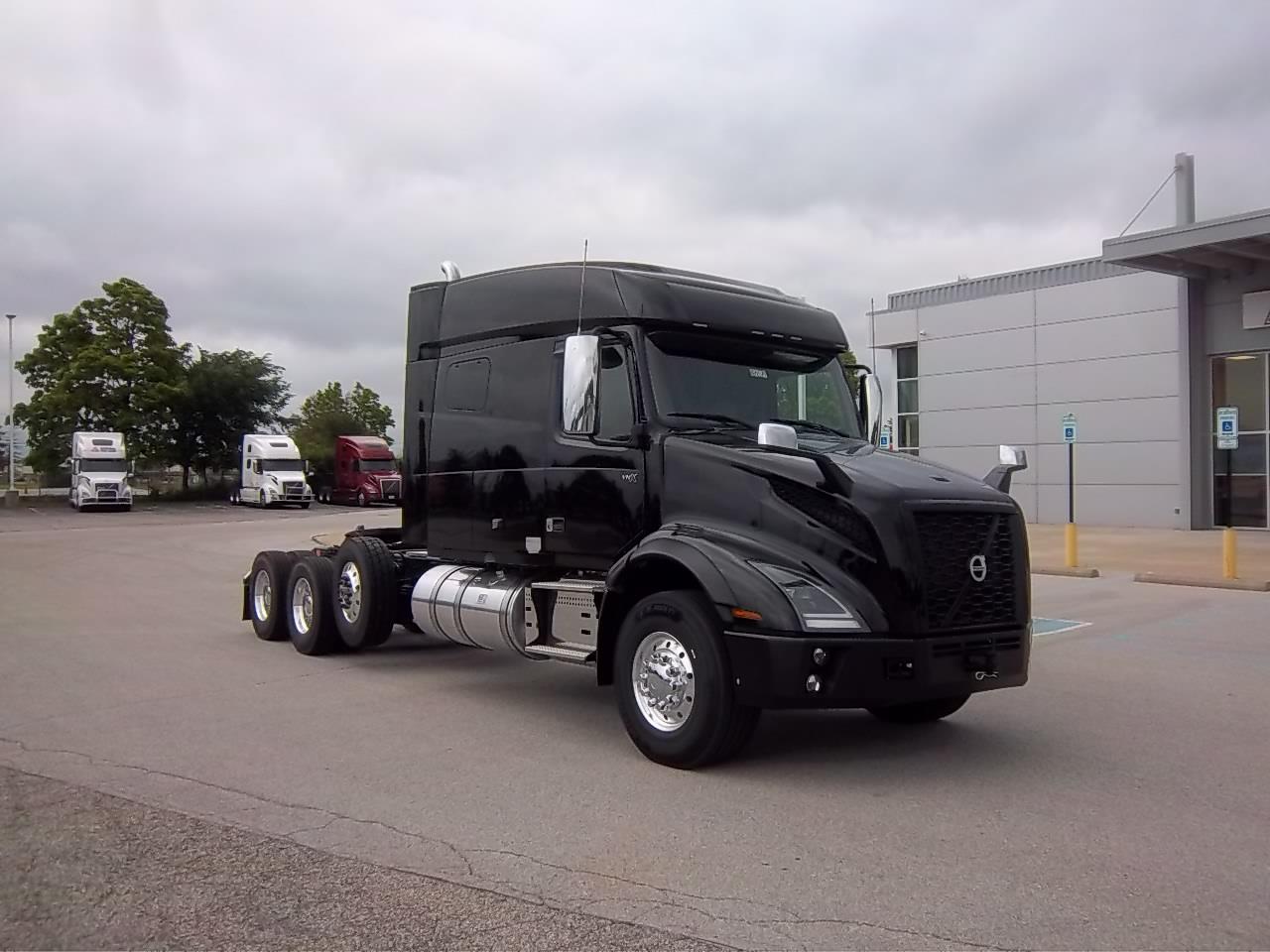 2025 Volvo VNL 740 For Sale | Mid Roof Sleeper | #V676574