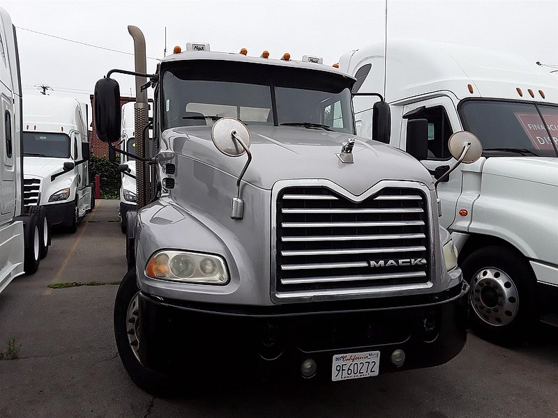 1990 Mack Pinnacle Semi Trucks For Sale (New & Used)