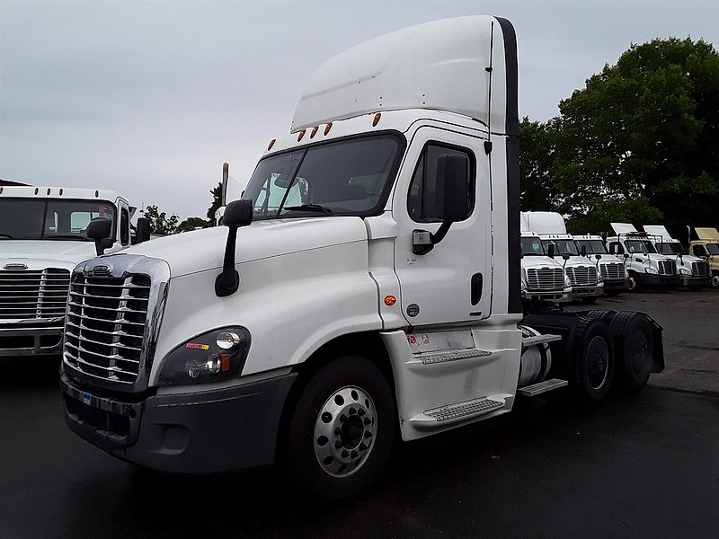 2018 Freightliner CASCADIA 125