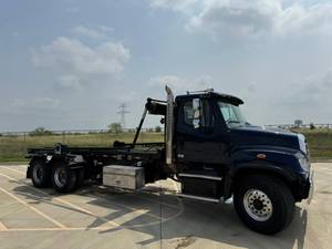 2012 Freightliner 114SD - Day Cab
