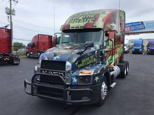 2019 Mack Anthem AN64T - Sleeper Truck