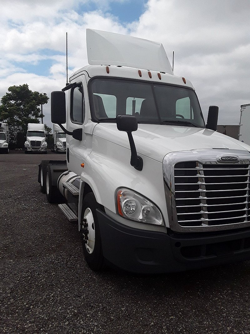 2018 Freightliner CASCADIA 125