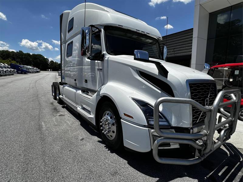 2023 Volvo VNL 860 For Sale | Raised Roof Sleeper Sleeper | #1026388