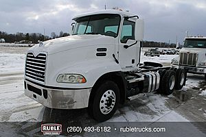 2013 Mack Pinnacle CXU613 - Day Cab