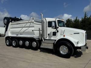 2018 Kenworth T800 - Dump Truck