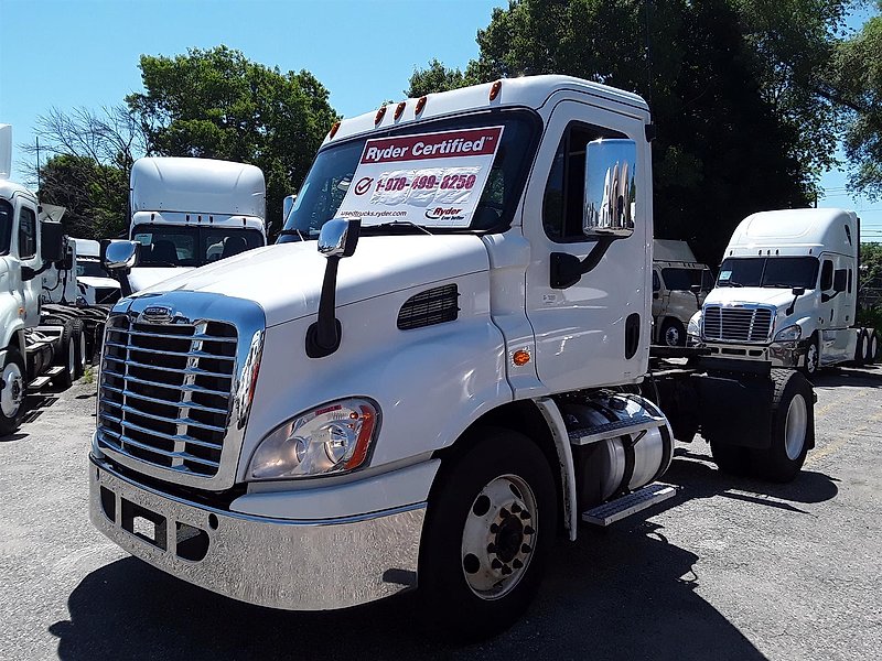 2018 Freightliner CASCADIA 113