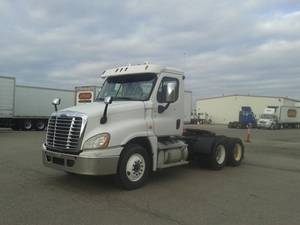 2013 Freightliner Cascadia 125 - Day Cab