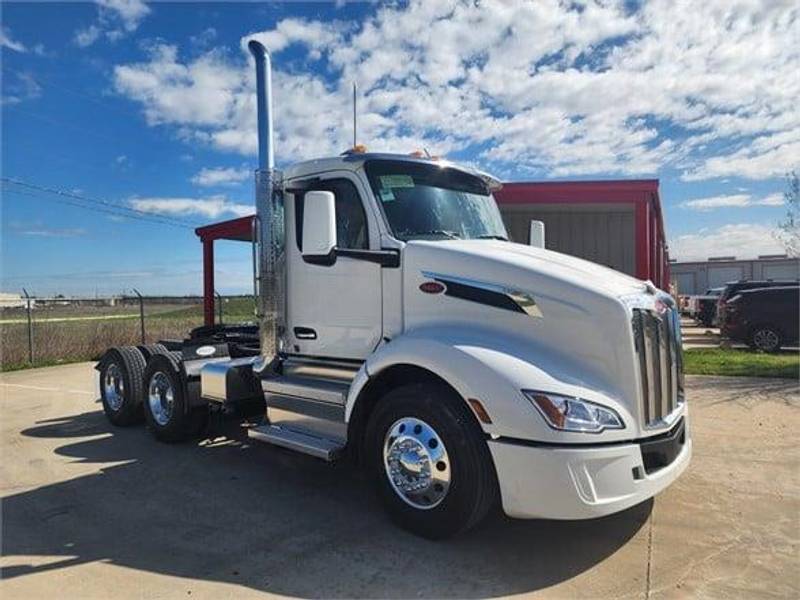 2025 Peterbilt 579 (For Sale) Day Cab SD728839