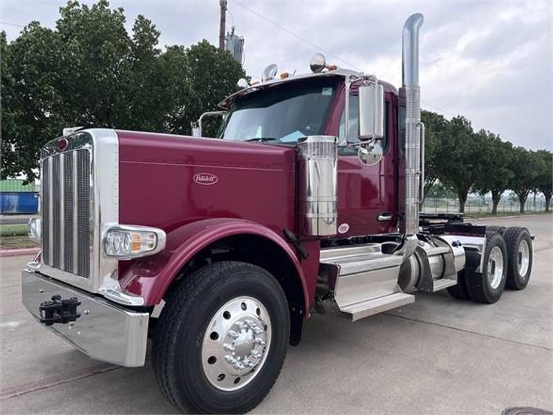 2025 Peterbilt 589 (For Sale) Day Cab SD736539