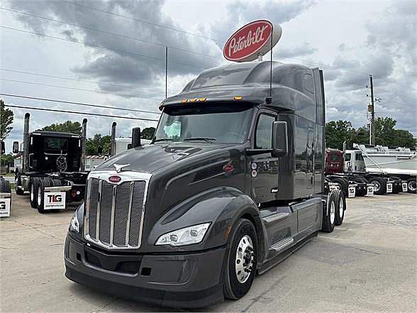 2025-peterbilt-579.1.jpg