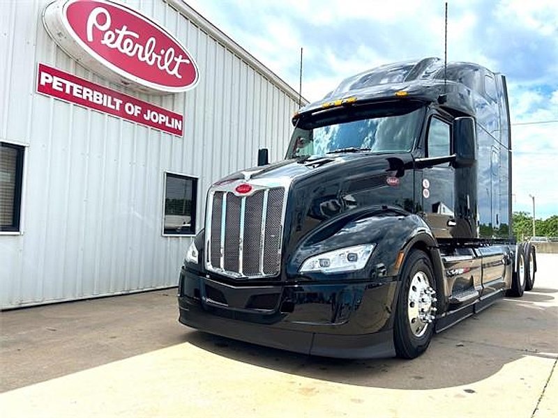 2025 Peterbilt 579 (For Sale) 80" Sleeper SD741769