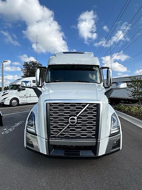 2025 Volvo VNL 860 For Sale Sleeper Truck 02VN685329
