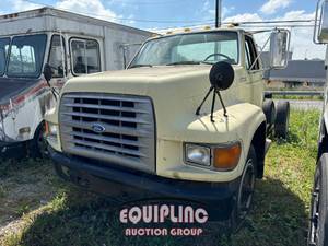 1997 Ford F-700 - Cab & Chassis