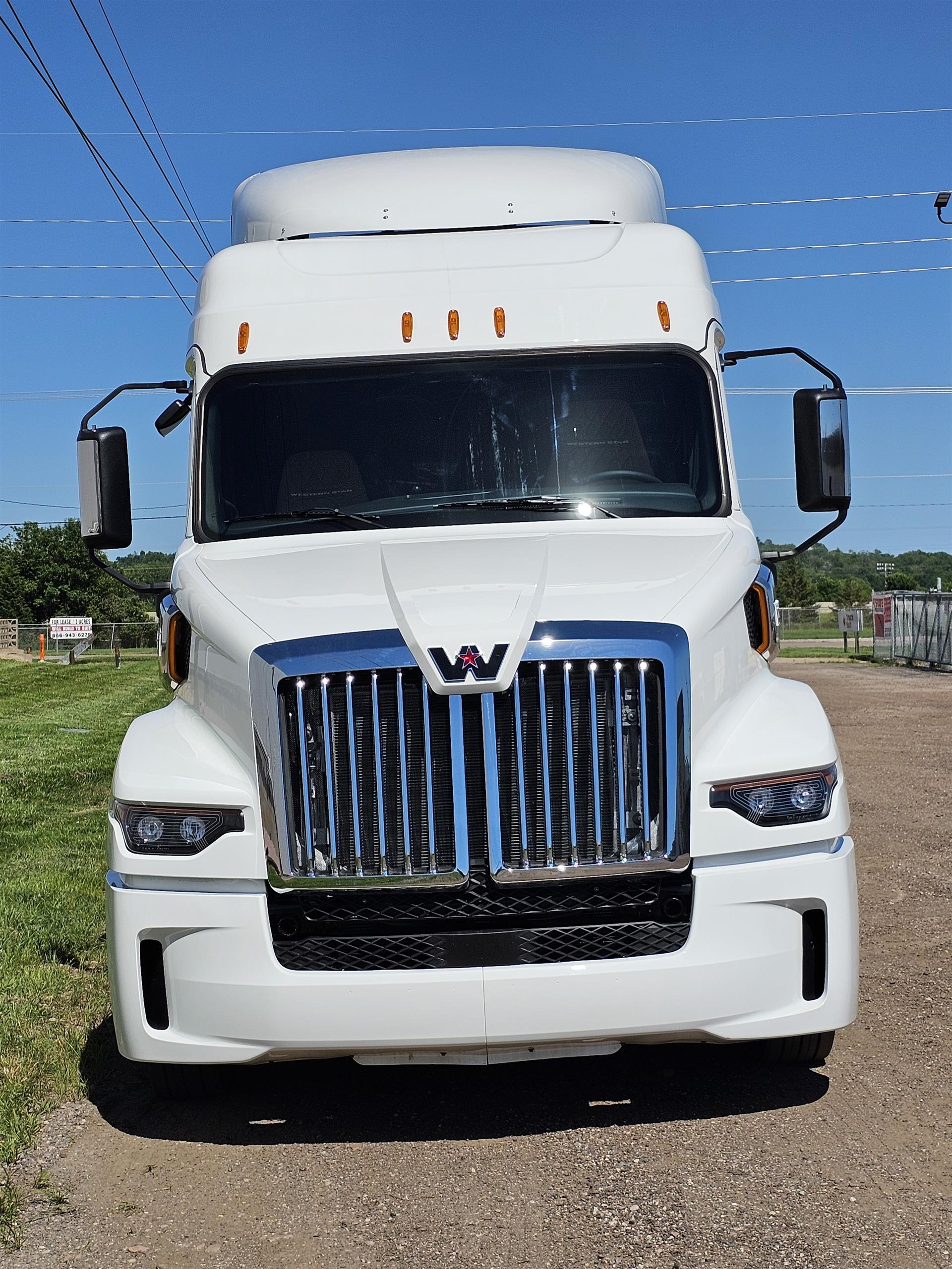 2025 Western Star 57X (For Sale) 72" Sleeper 801025