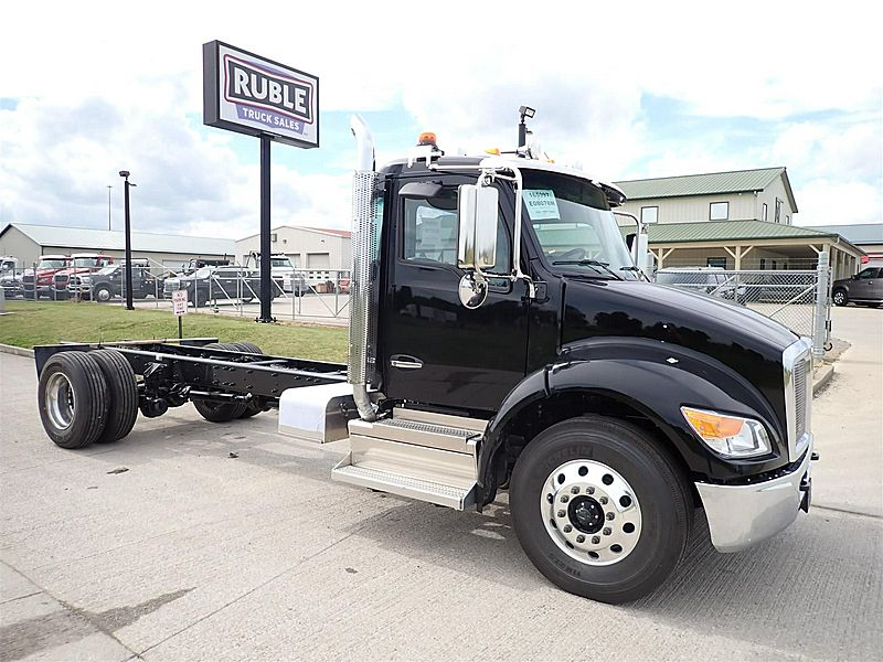 2025 Kenworth T380