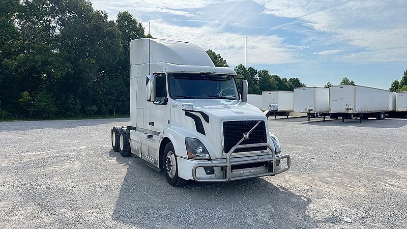 2016 Volvo VNL 740