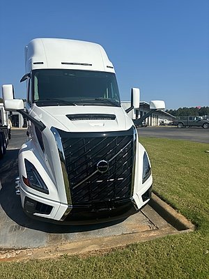 2025 Volvo VNL 860