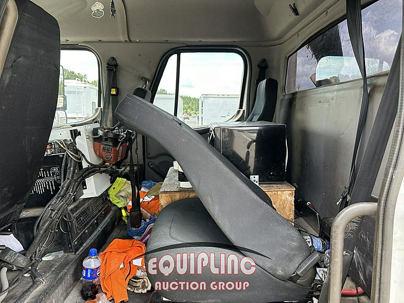 2012 Freightliner M2