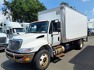 2018 International DuraStar 4300 - Box Van