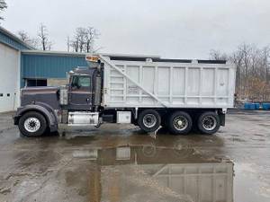 2014 Kenworth W900L - Dump Truck