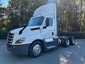 2020 Freightliner Cascadia 126 - Day Cab