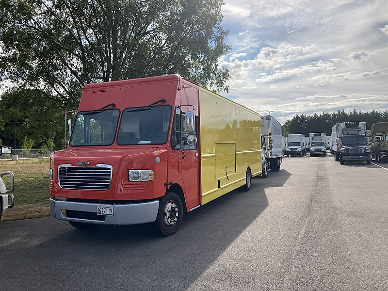 2017 Freightliner MT55