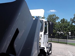 2016 Volvo VNL42T