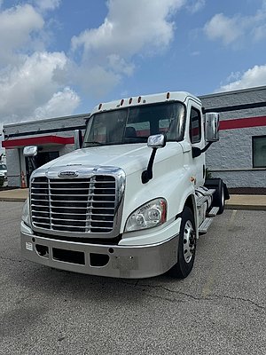 2017 Freightliner Cascadia 125 - Day Cab